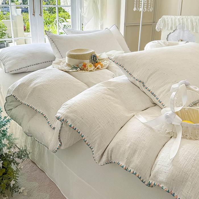 91家纺网 家纺一手货源 找家纺 （总）木楌 2025年新款双层皱皱纱刺绣款夏被大豆被