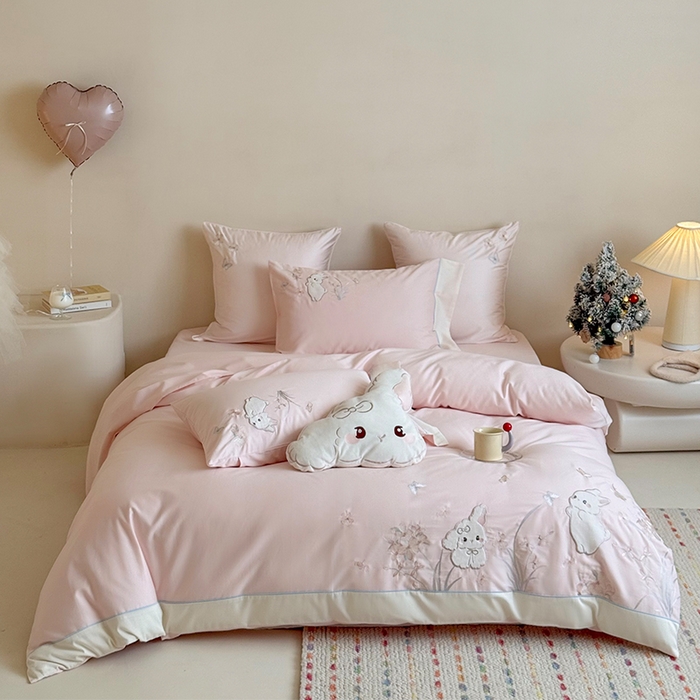 91家纺网 家纺一手货源 找家纺 （总）鹿班家居 2025年秋冬款100S全棉磨毛贴布绣系列——月光兔 标准会员-20元