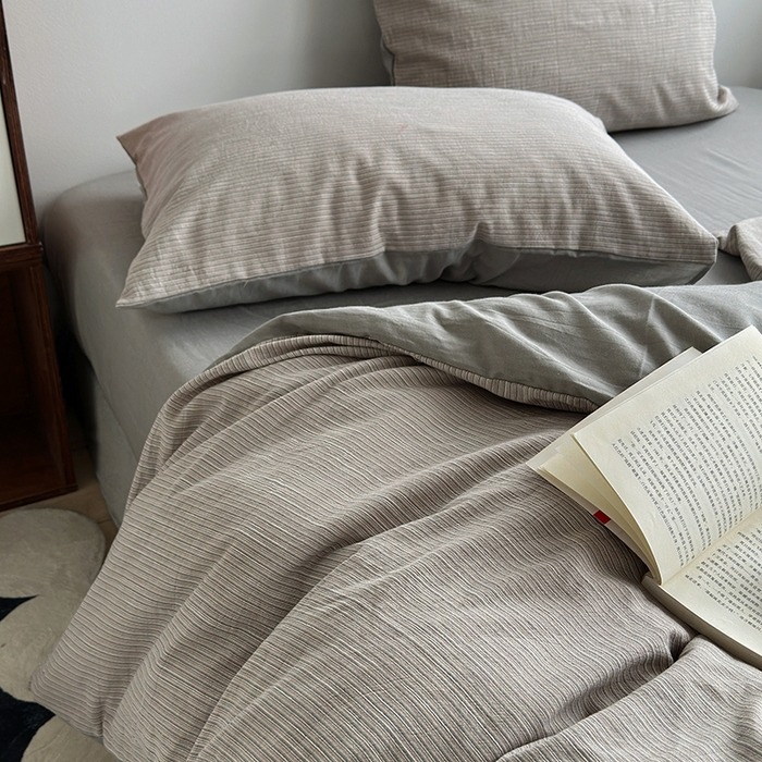 91家纺网 家纺一手货源 找家纺 （总）水洗的故事（原有乐家） 2025新款秋冬全棉贡缎色织提花条纹款四件套