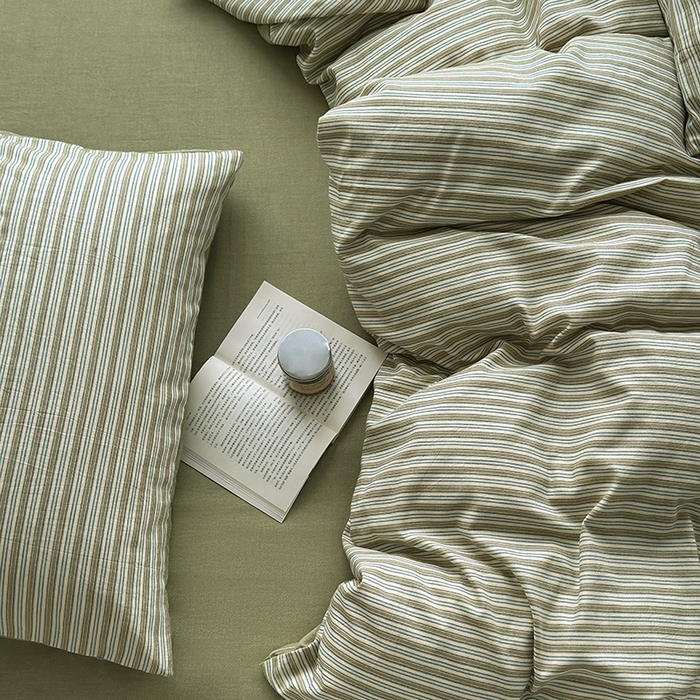 91家纺网 家纺一手货源 找家纺 水洗的故事（原有乐家） 2025新款秋冬全棉贡缎色织提花条纹款四件套 织麦