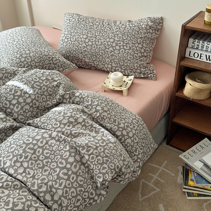 水洗的故事（原有乐家） 2025新款秋冬60s全棉贡缎色织大提花四件套 豹纹-灰粉