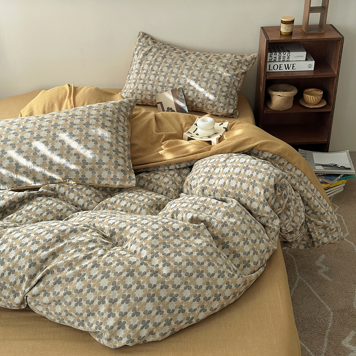 91家纺网 家纺一手货源 找家纺 水洗的故事（原有乐家） 2025新款秋冬60s全棉贡缎色织大提花四件套 四月里-燕麦