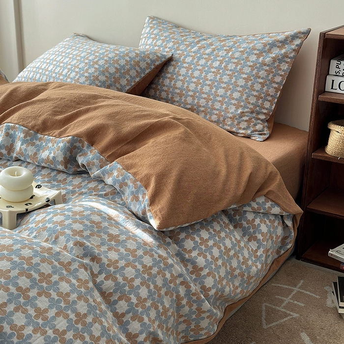 91家纺网 家纺一手货源 找家纺 水洗的故事（原有乐家） 2025新款秋冬60s全棉贡缎色织大提花四件套 四月里-云水蓝