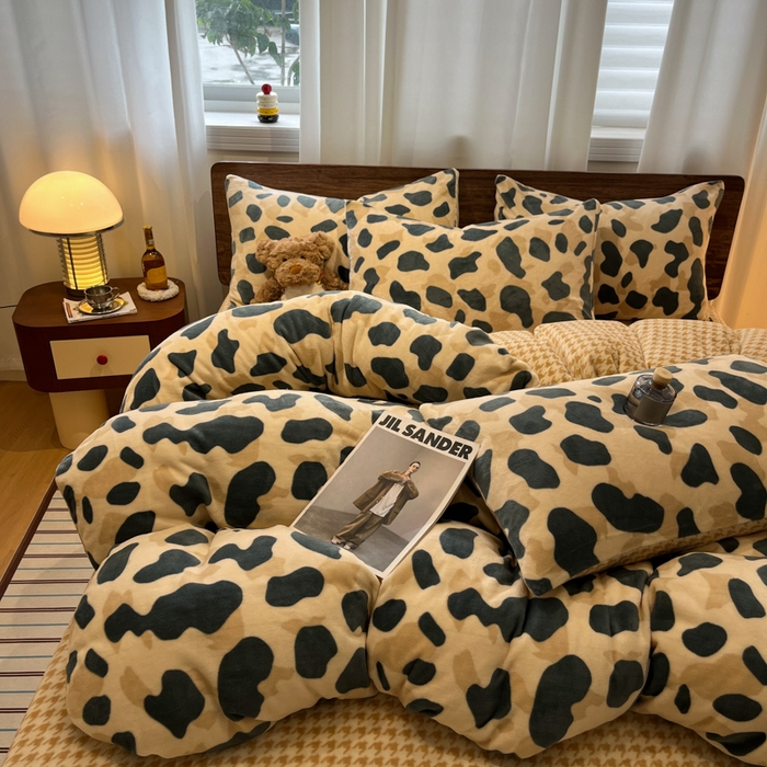 91家纺网 家纺一手货源 找家纺 （总）桃子家居 2025新款A类ins简约奢尚渐变复古格子加厚牛奶绒四件套