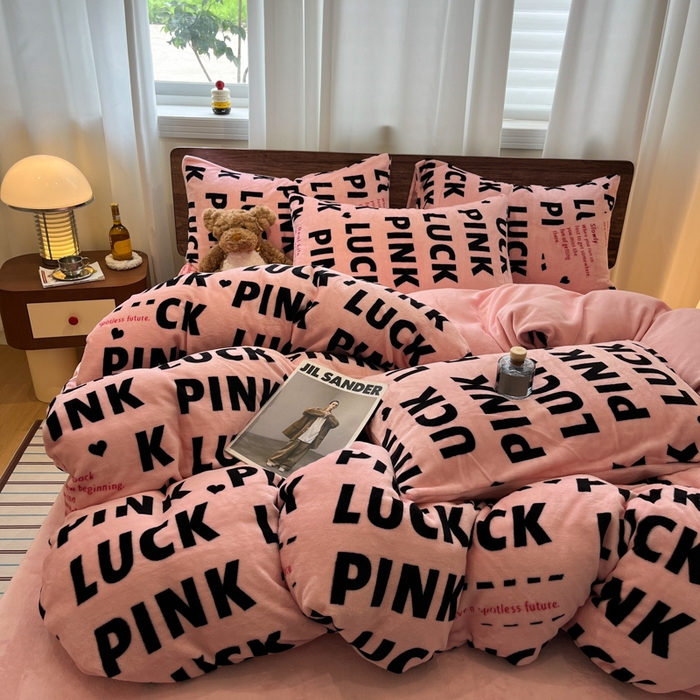 91家纺网 家纺一手货源 找家纺 （总）桃子家居 2025新款A类ins简约奢尚渐变复古格子加厚牛奶绒四件套