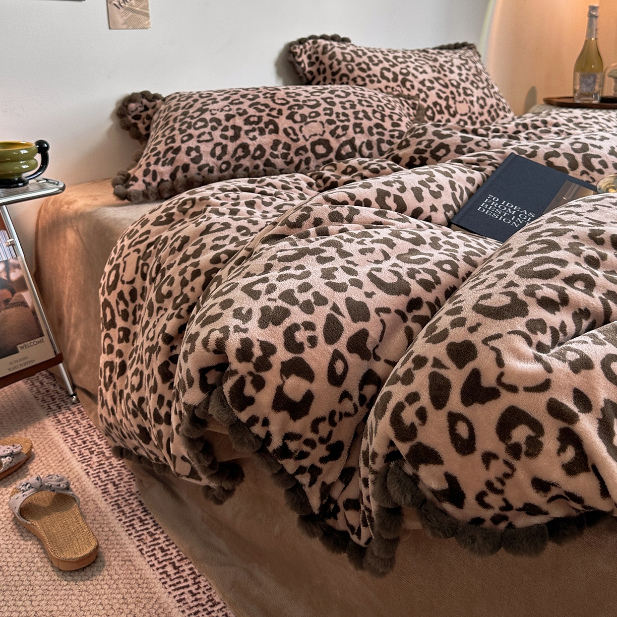 艾咪-Amy ntmy 2025新款博主风毛球款豹纹牛奶绒四件套 咖豹纹