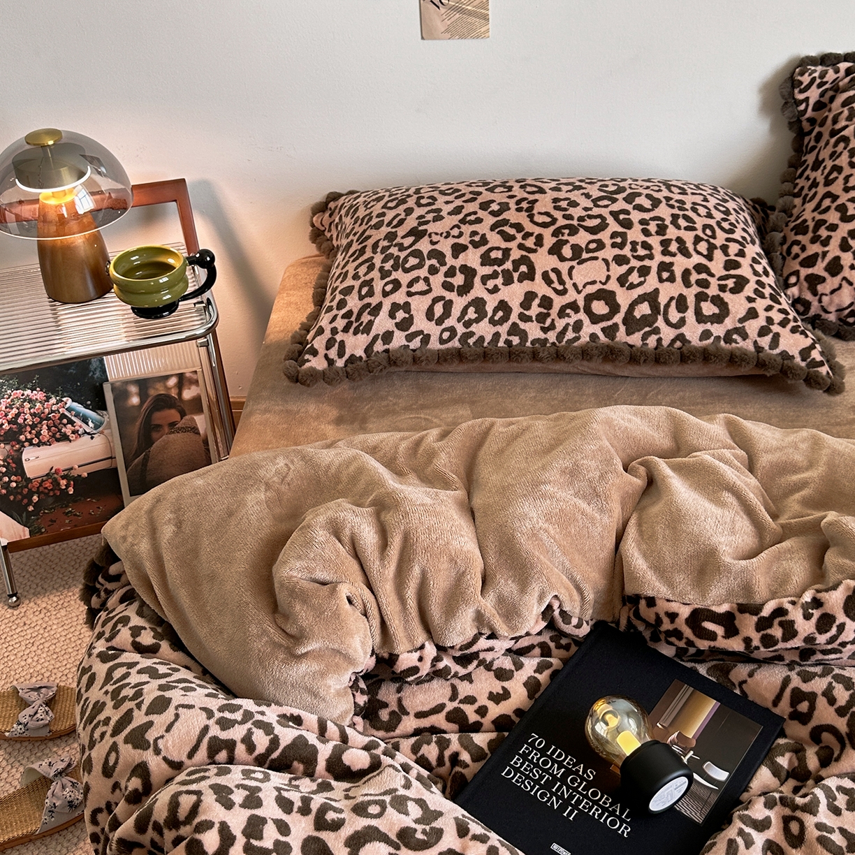 91家纺网 家纺一手货源 找家纺 艾咪-Amy ntmy 2025新款博主风毛球款豹纹牛奶绒四件套 咖豹纹