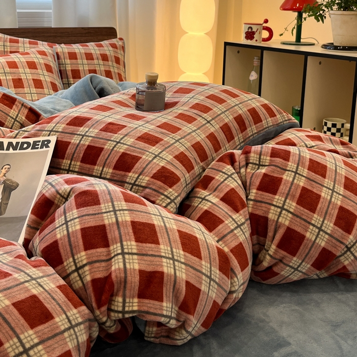 91家纺网 家纺一手货源 找家纺 桃子家居 2025新款A类ins简约奢尚渐变复古格子加厚牛奶绒四件套 绒-爱尔兰红格蓝