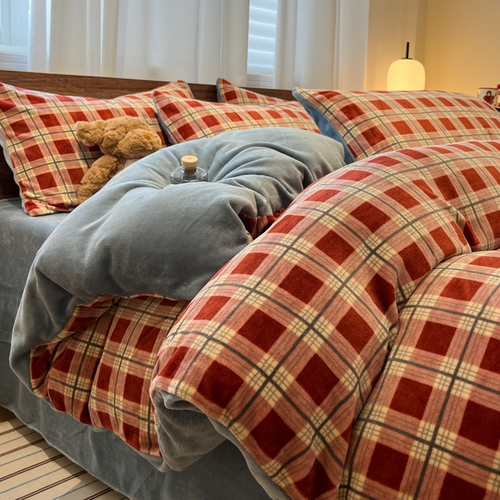 91家纺网 家纺一手货源 找家纺 桃子家居 2025新款A类ins简约奢尚渐变复古格子加厚牛奶绒四件套 绒-爱尔兰红格蓝