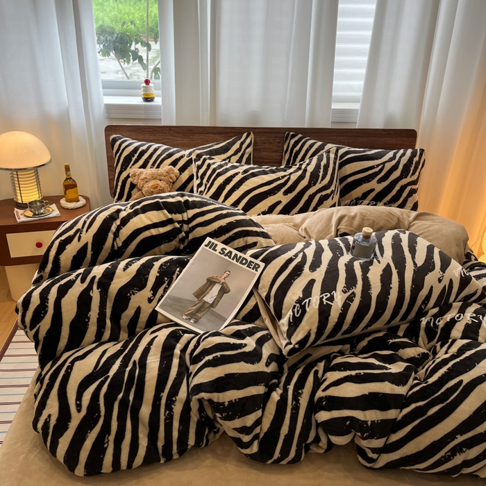 桃子家居 2025新款A类ins简约奢尚渐变复古格子加厚牛奶绒四件套 绒-斑马纹