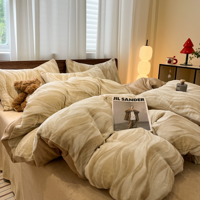 91家纺网 家纺一手货源 找家纺 桃子家居 2025新款A类ins简约奢尚渐变复古格子加厚牛奶绒四件套 绒-德芙