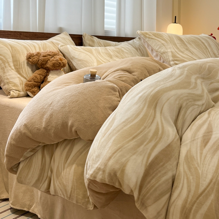 91家纺网 家纺一手货源 找家纺 桃子家居 2025新款A类ins简约奢尚渐变复古格子加厚牛奶绒四件套 绒-德芙