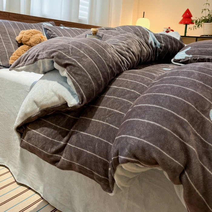 91家纺网 家纺一手货源 找家纺 桃子家居 2025新款A类ins简约奢尚渐变复古格子加厚牛奶绒四件套 绒-奢尚派