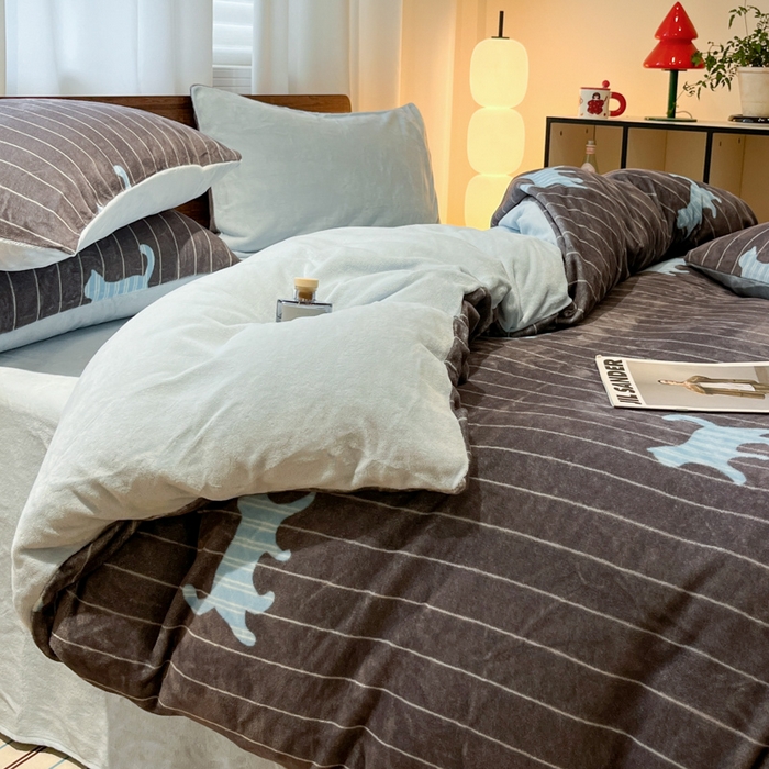 91家纺网 家纺一手货源 找家纺 桃子家居 2025新款A类ins简约奢尚渐变复古格子加厚牛奶绒四件套 绒-奢尚派