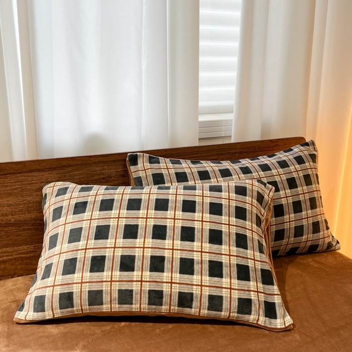 91家纺网 家纺一手货源 找家纺 桃子家居 2025新款A类ins简约奢尚渐变复古格子加厚牛奶绒四件套 绒-苏格蓝棕