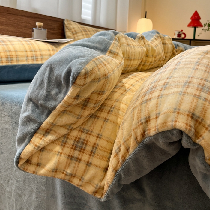 91家纺网 家纺一手货源 找家纺 桃子家居 2025新款A类ins简约奢尚渐变复古格子加厚牛奶绒四件套 绒-中古奶咖格蓝