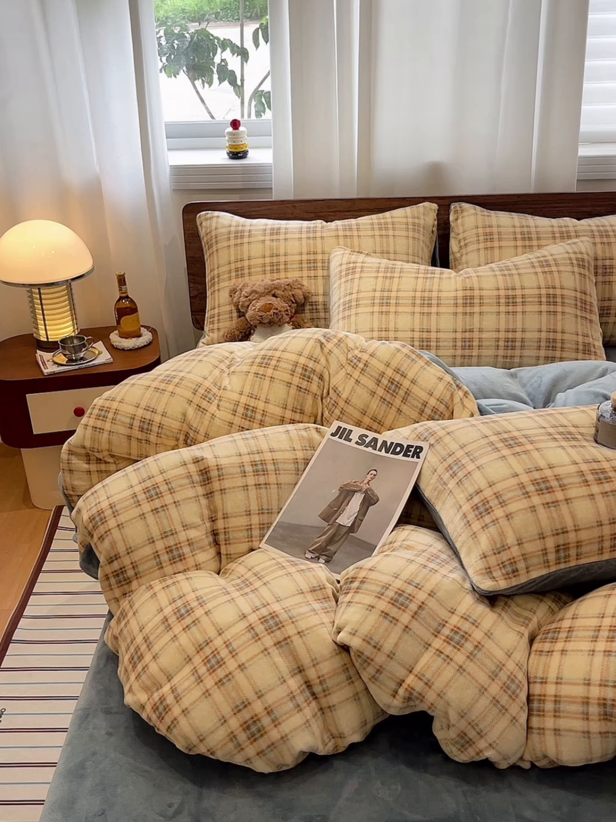 91家纺网 家纺一手货源 找家纺 桃子家居 2025新款A类ins简约奢尚渐变复古格子加厚牛奶绒四件套 绒-中古奶咖格蓝