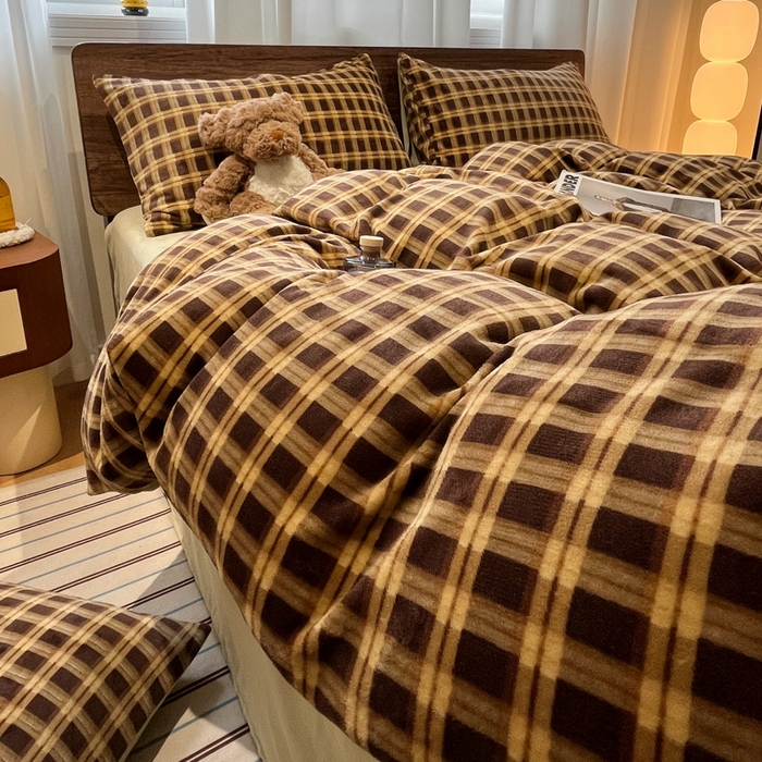 91家纺网 家纺一手货源 找家纺 桃子家居 2025新款A类ins简约奢尚渐变复古格子加厚牛奶绒四件套 绒-棕黄复古绿