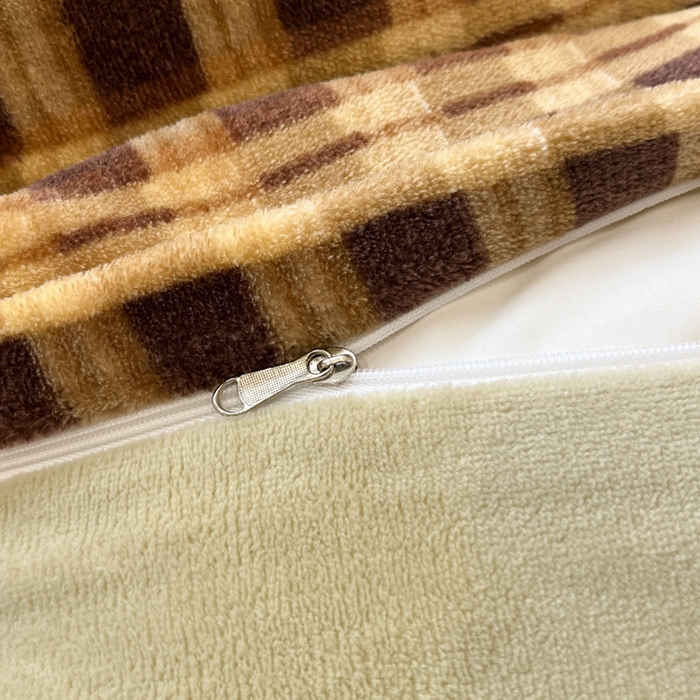 91家纺网 家纺一手货源 找家纺 桃子家居 2025新款A类ins简约奢尚渐变复古格子加厚牛奶绒四件套 绒-棕黄复古绿