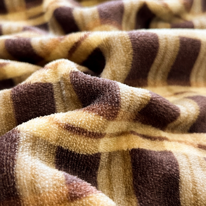 91家纺网 家纺一手货源 找家纺 桃子家居 2025新款A类ins简约奢尚渐变复古格子加厚牛奶绒四件套 绒-棕黄复古绿