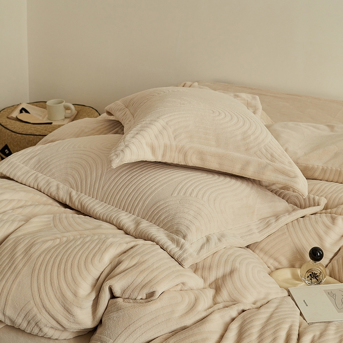 91家纺网 家纺一手货源 找家纺 （总）千朵森 2025新款高克重提花牛奶绒高品质四件套-年纪