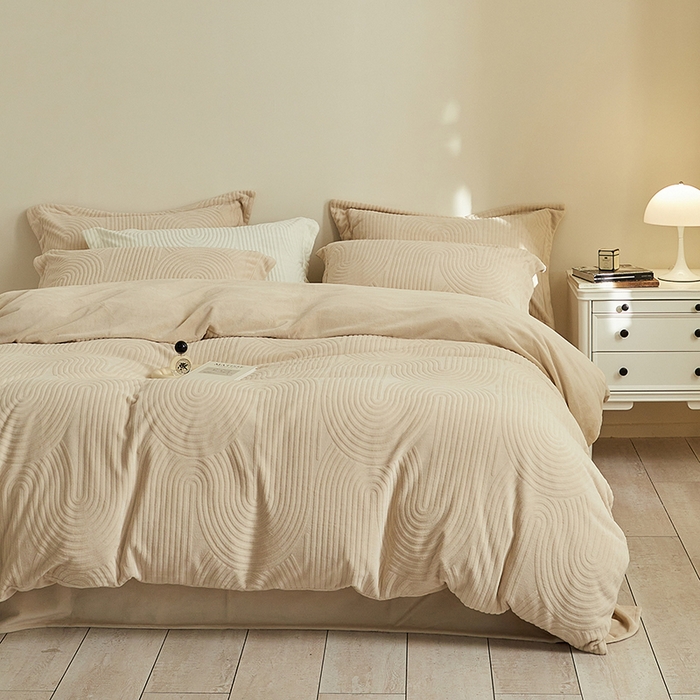 91家纺网 家纺一手货源 找家纺 （总）千朵森 2025新款高克重提花牛奶绒高品质四件套-年纪