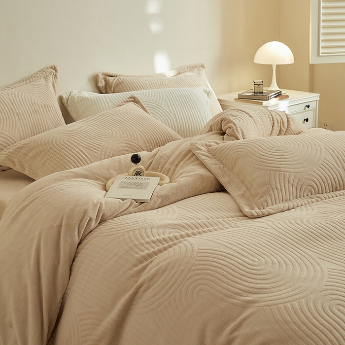 91家纺网 家纺一手货源 找家纺 千朵森 2025新款高克重提花牛奶绒高品质四件套-年纪 年纪-杏