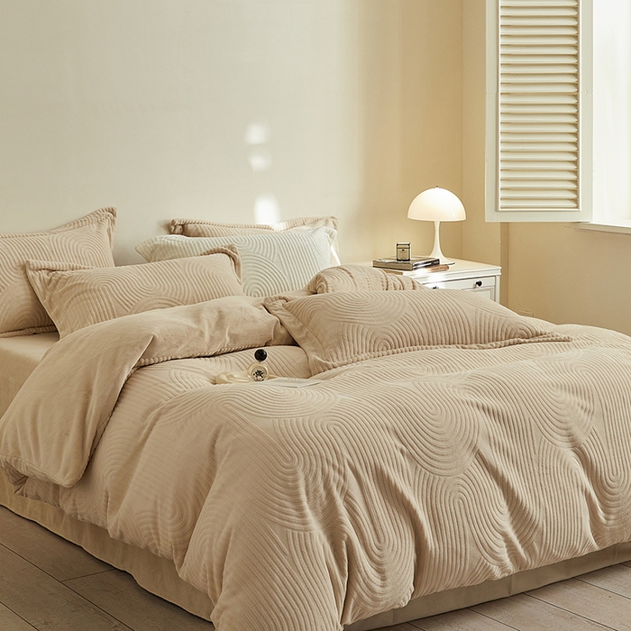 91家纺网 家纺一手货源 找家纺 千朵森 2025新款高克重提花牛奶绒高品质四件套-年纪 年纪-杏