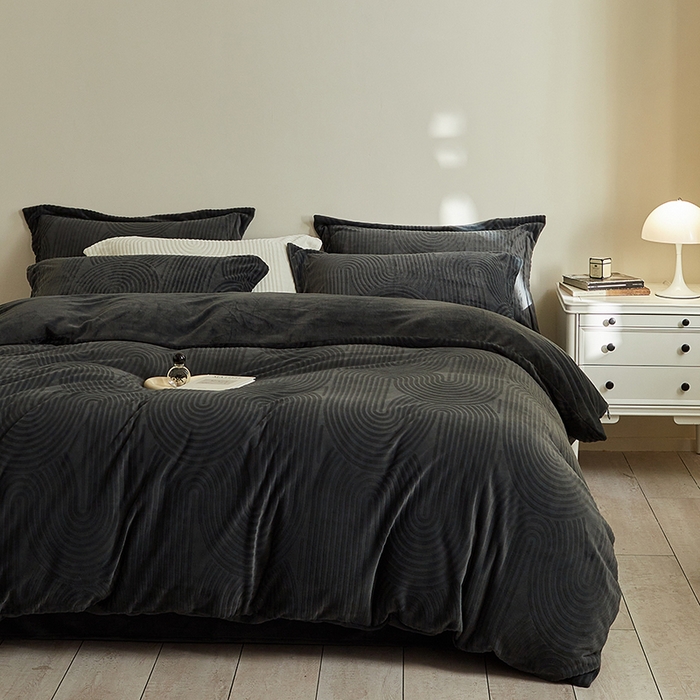 91家纺网 家纺一手货源 找家纺 千朵森 2025新款高克重提花牛奶绒高品质四件套-年纪 年纪-灰