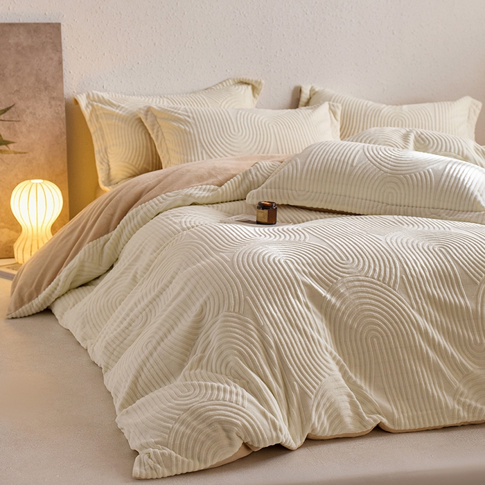 91家纺网 家纺一手货源 找家纺 千朵森 2025新款高克重提花牛奶绒高品质四件套-年纪 年纪-奶油杏