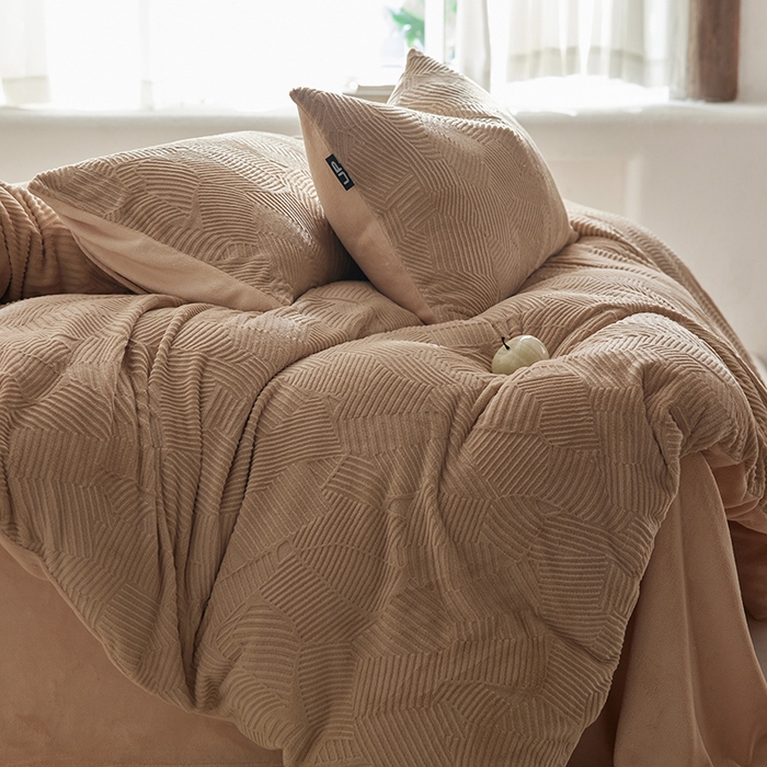 91家纺网 家纺一手货源 找家纺 （总）千朵森 2025新款亲肤舒适烂花全消光牛奶绒四件套-梵静