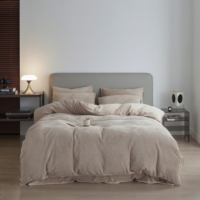 91家纺网 家纺一手货源 找家纺 （总）千朵森 2025新款亲肤舒适烂花全消光牛奶绒四件套-梵静