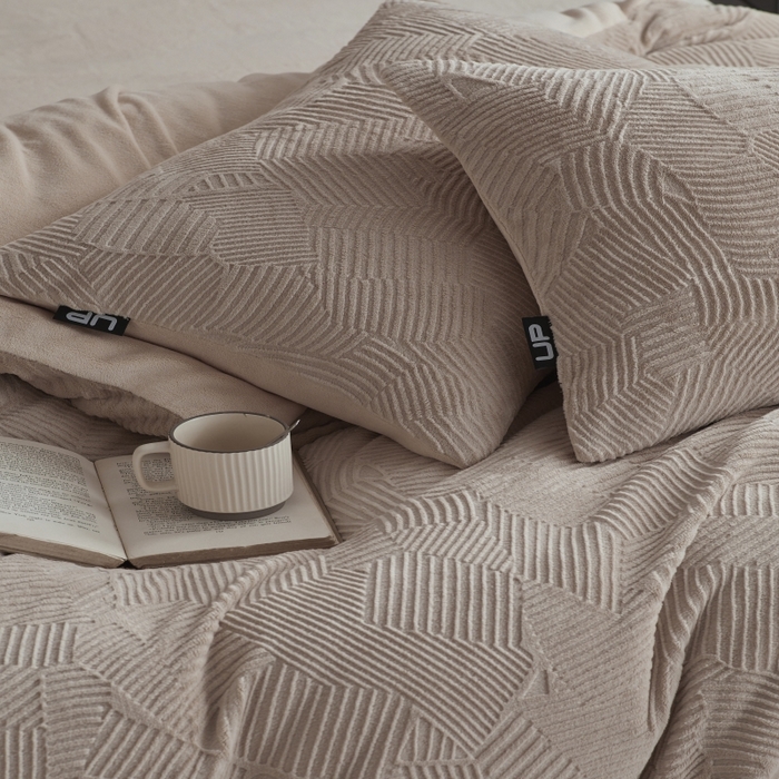 91家纺网 家纺一手货源 找家纺 （总）千朵森 2025新款亲肤舒适烂花全消光牛奶绒四件套-梵静