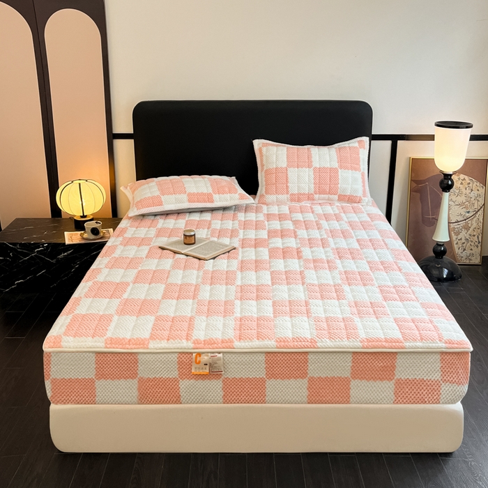 91家纺网 家纺一手货源 找家纺 （总）欧邦 2025新款加厚菠萝格豆豆绒夹棉床笠 床笠单件