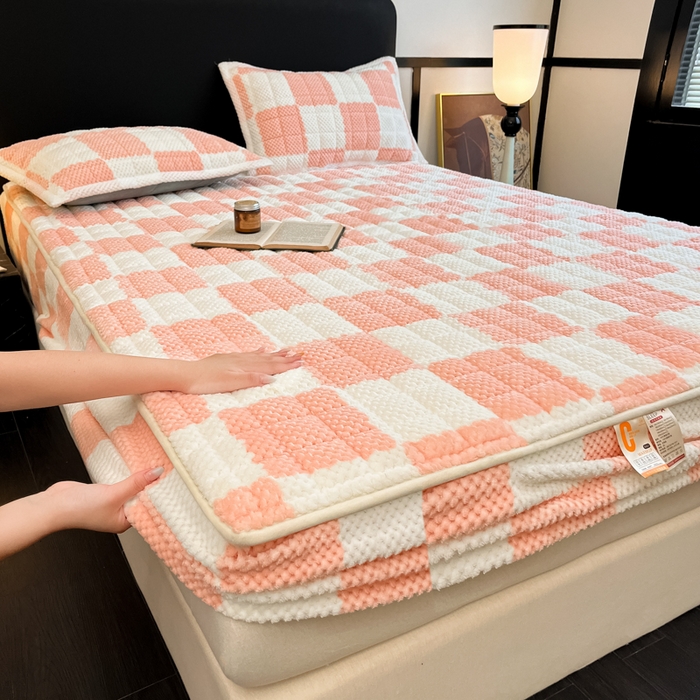 91家纺网 家纺一手货源 找家纺 （总）欧邦 2025新款加厚菠萝格豆豆绒夹棉床笠 床笠单件