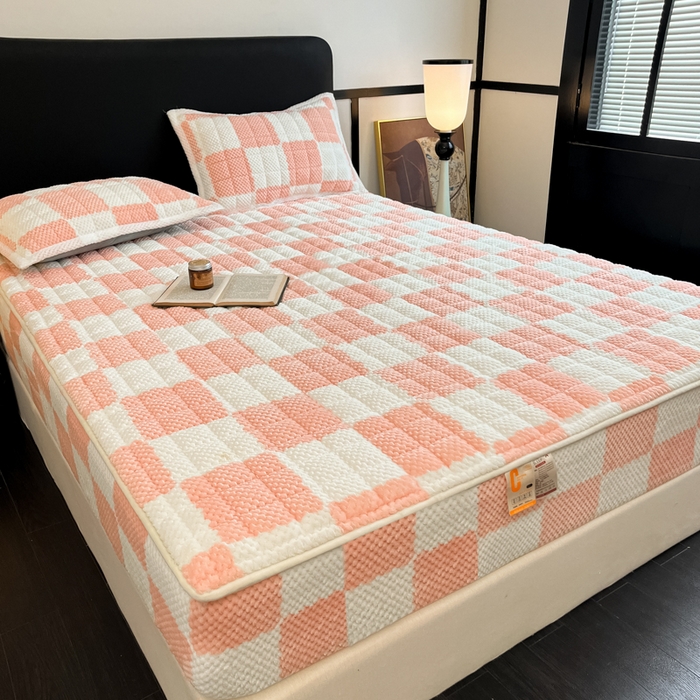 91家纺网 家纺一手货源 找家纺 欧邦 2025新款加厚菠萝格豆豆绒夹棉床笠 床笠单件 菠萝格-粉色