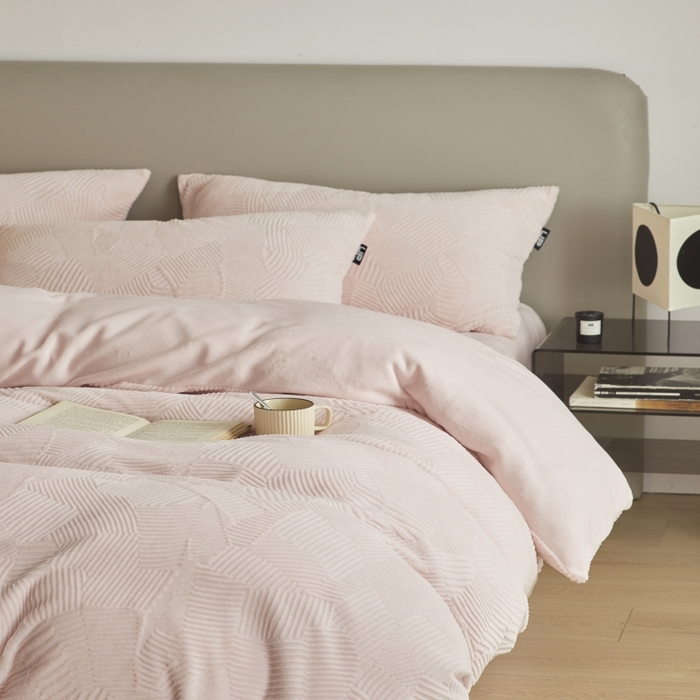 千朵森 2025新款亲肤舒适烂花全消光牛奶绒四件套-梵静 梵静-仲夏粉