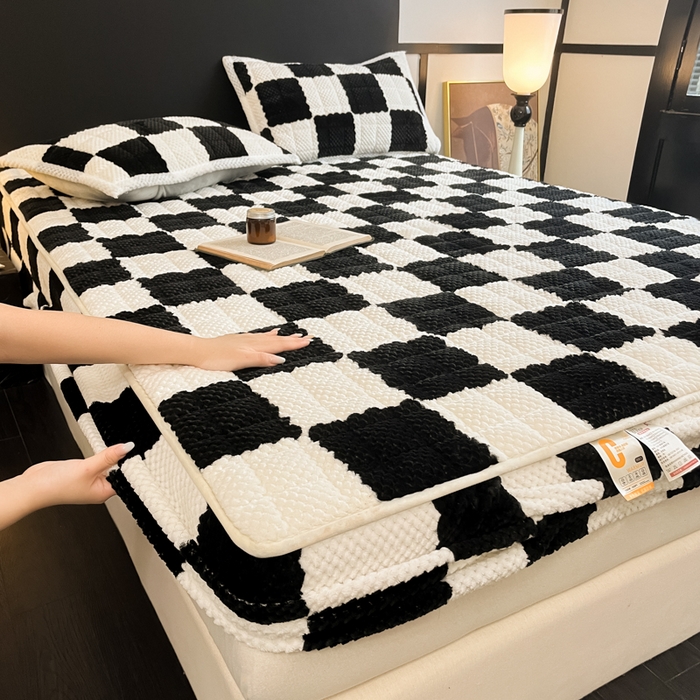 91家纺网 家纺一手货源 找家纺 欧邦 2025新款加厚菠萝格豆豆绒夹棉床笠 床笠单件 菠萝格-黑白