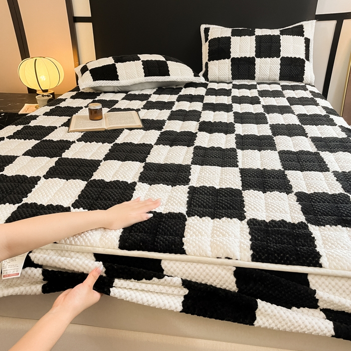 91家纺网 家纺一手货源 找家纺 欧邦 2025新款加厚菠萝格豆豆绒夹棉床笠 床笠单件 菠萝格-黑白