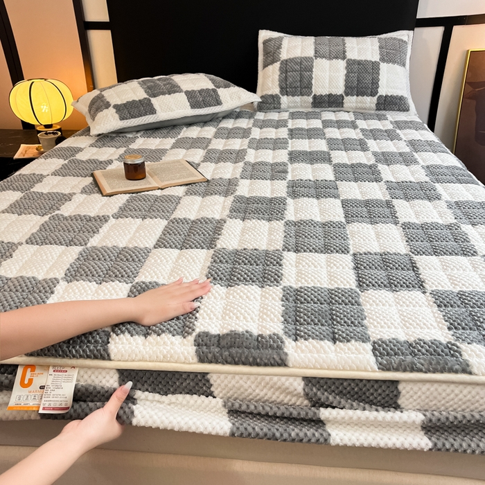 91家纺网 家纺一手货源 找家纺 欧邦 2025新款加厚菠萝格豆豆绒夹棉床笠 床笠单件 菠萝格-灰色
