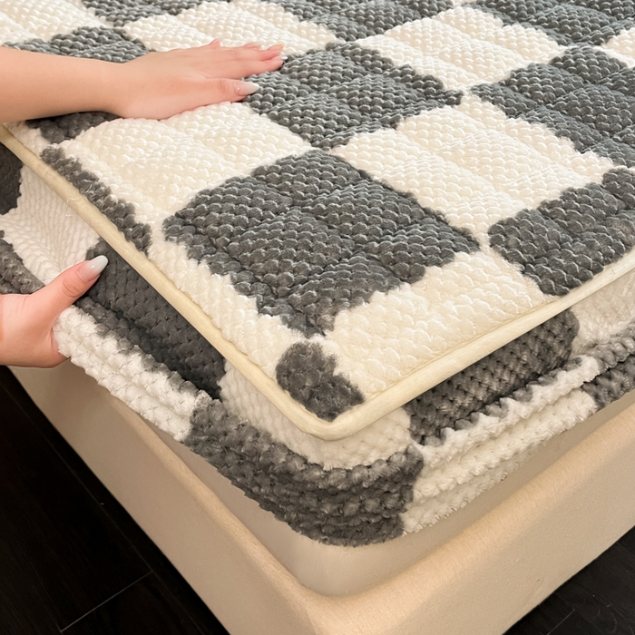 91家纺网 家纺一手货源 找家纺 欧邦 2025新款加厚菠萝格豆豆绒夹棉床笠 床笠单件 菠萝格-灰色