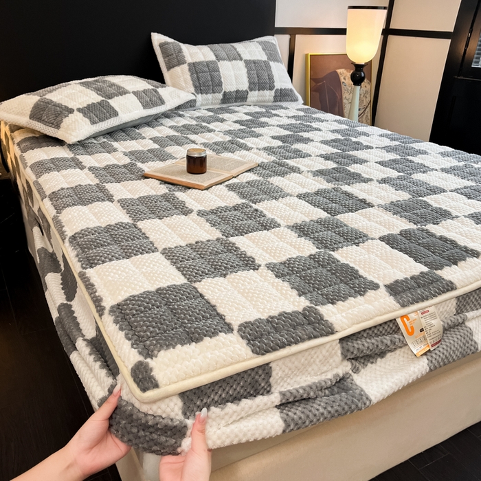 91家纺网 家纺一手货源 找家纺 欧邦 2025新款加厚菠萝格豆豆绒夹棉床笠 床笠单件 菠萝格-灰色