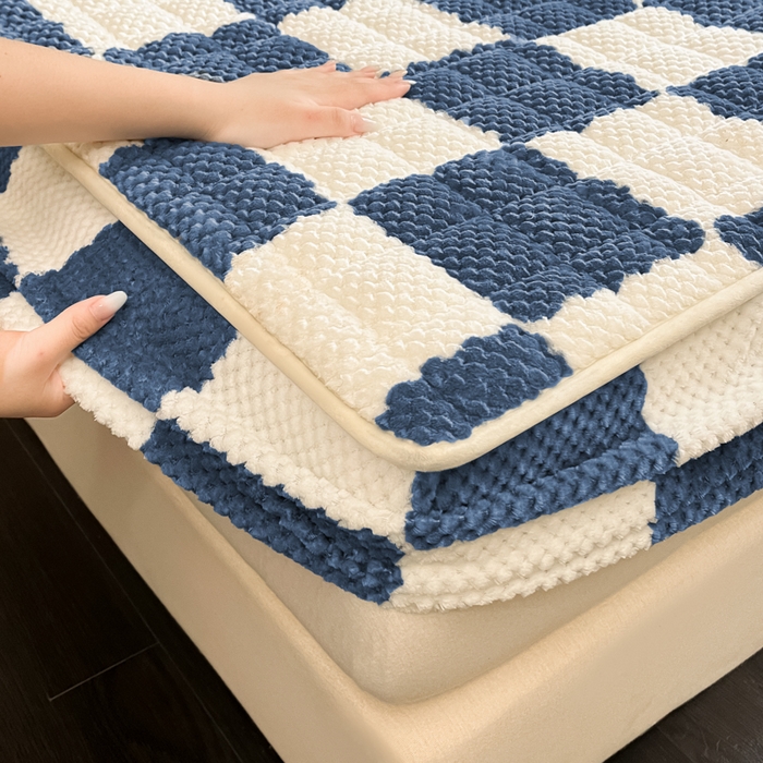 91家纺网 家纺一手货源 找家纺 欧邦 2025新款加厚菠萝格豆豆绒夹棉床笠 床笠单件 菠萝格-蓝色