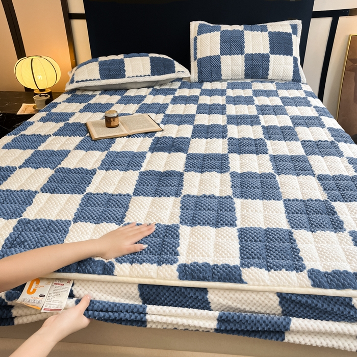 91家纺网 家纺一手货源 找家纺 欧邦 2025新款加厚菠萝格豆豆绒夹棉床笠 床笠单件 菠萝格-蓝色