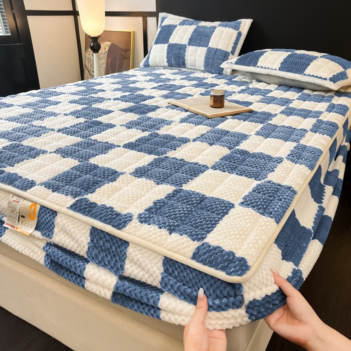 91家纺网 家纺一手货源 找家纺 欧邦 2025新款加厚菠萝格豆豆绒夹棉床笠 床笠单件 菠萝格-蓝色
