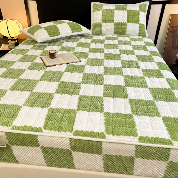 91家纺网 家纺一手货源 找家纺 欧邦 2025新款加厚菠萝格豆豆绒夹棉床笠 床笠单件 菠萝格-绿色
