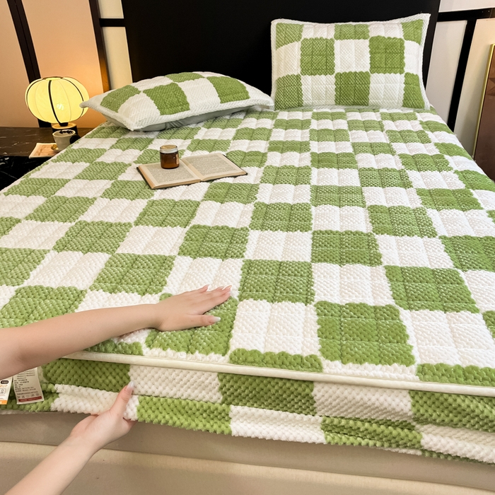 91家纺网 家纺一手货源 找家纺 欧邦 2025新款加厚菠萝格豆豆绒夹棉床笠 床笠单件 菠萝格-绿色