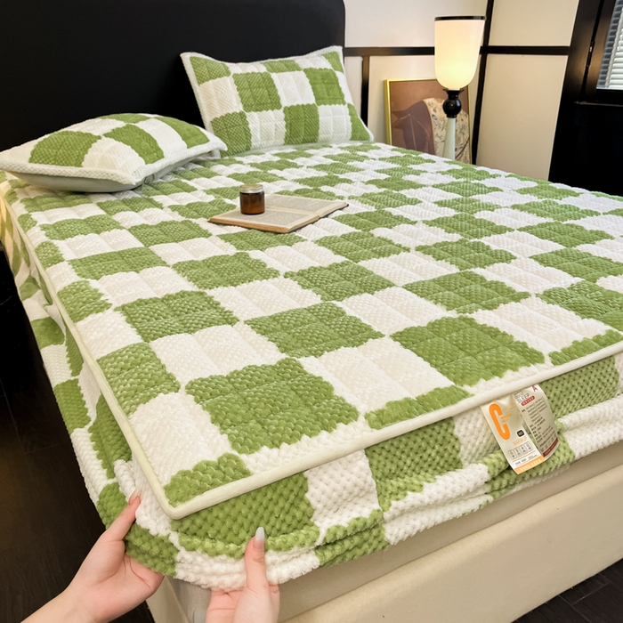 91家纺网 家纺一手货源 找家纺 欧邦 2025新款加厚菠萝格豆豆绒夹棉床笠 床笠单件 菠萝格-绿色