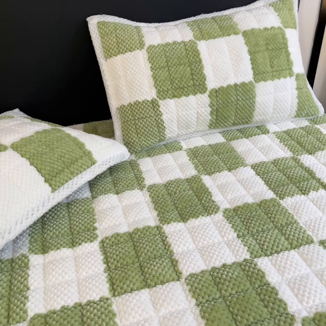 91家纺网 家纺一手货源 找家纺 欧邦 2025新款加厚菠萝格豆豆绒夹棉床笠 床笠单件 菠萝格-绿色