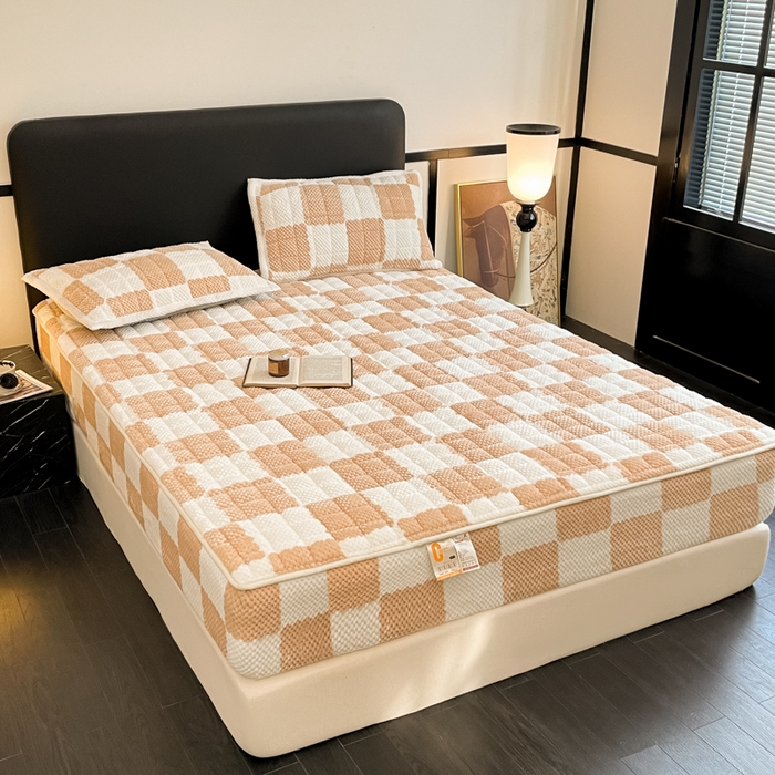 91家纺网 家纺一手货源 找家纺 欧邦 2025新款加厚菠萝格豆豆绒夹棉床笠 床笠单件 菠萝格-驼色